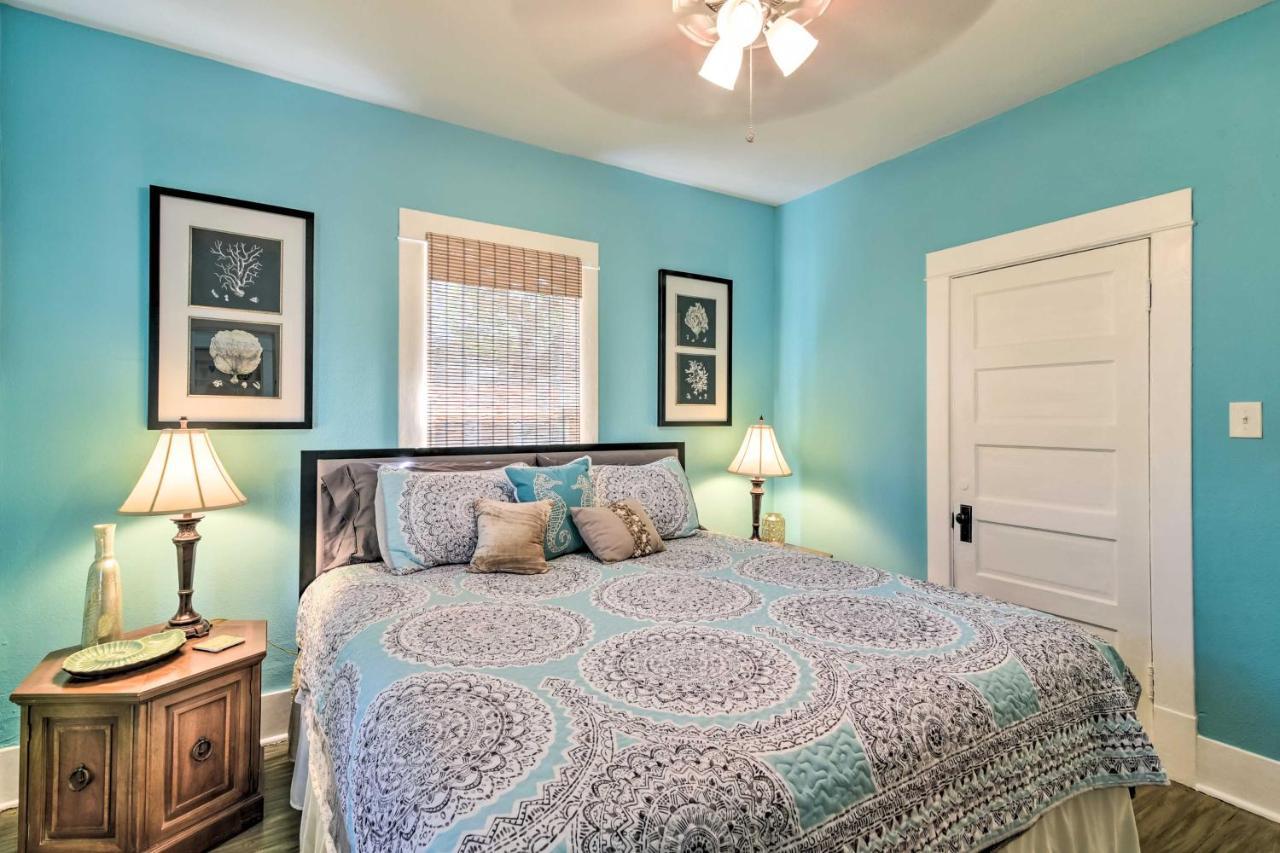Quaint Galveston Vacation Home - Central Location! Exterior photo